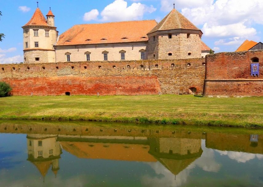 cetatea fagaras din exterior