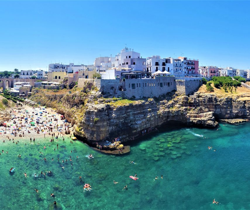 priveliste catre polignano a mare